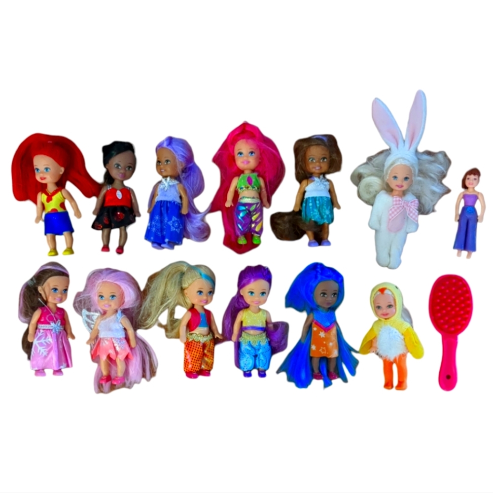 Bundle of 13 Dolls